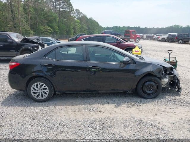 2019 TOYOTA COROLLA LE 13
