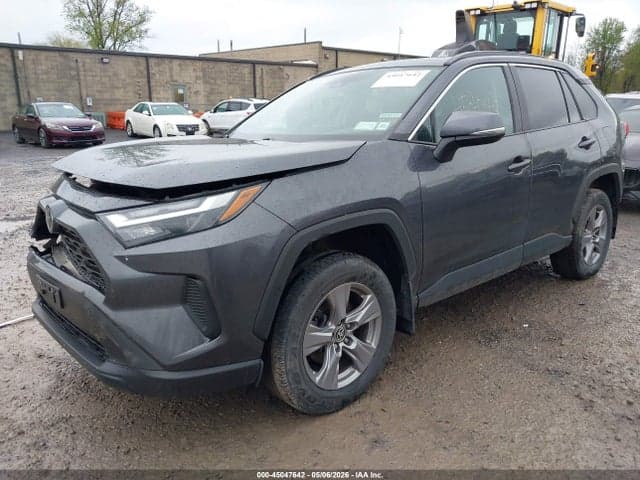 2023 TOYOTA RAV4 XLE 2