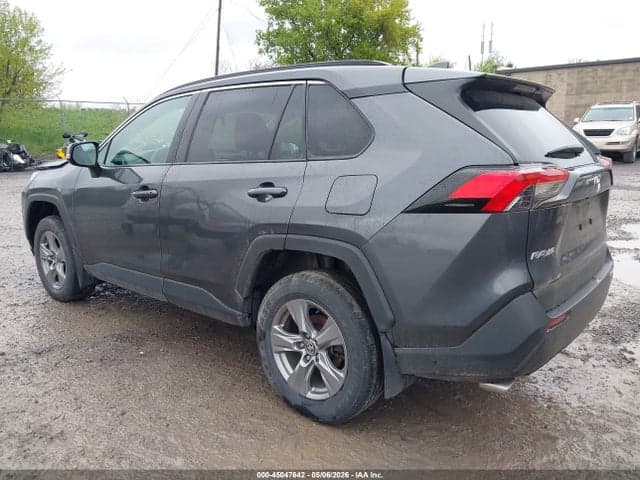 2023 TOYOTA RAV4 XLE 3