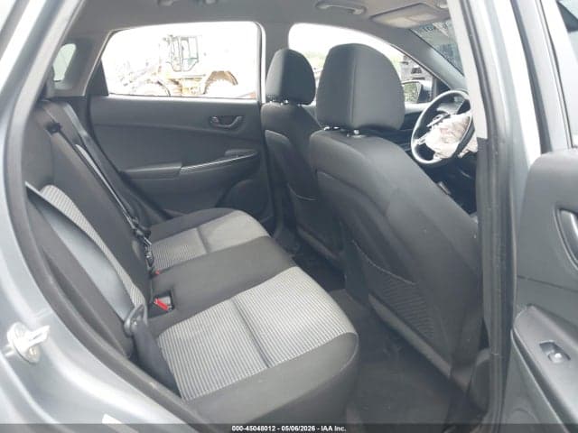 2021 HYUNDAI KONA SE 8