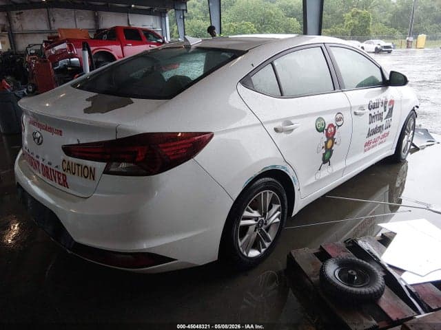 2020 HYUNDAI ELANTRA SEL 4