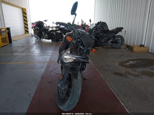2020 SUZUKI GSX-S750 M/Z 5
