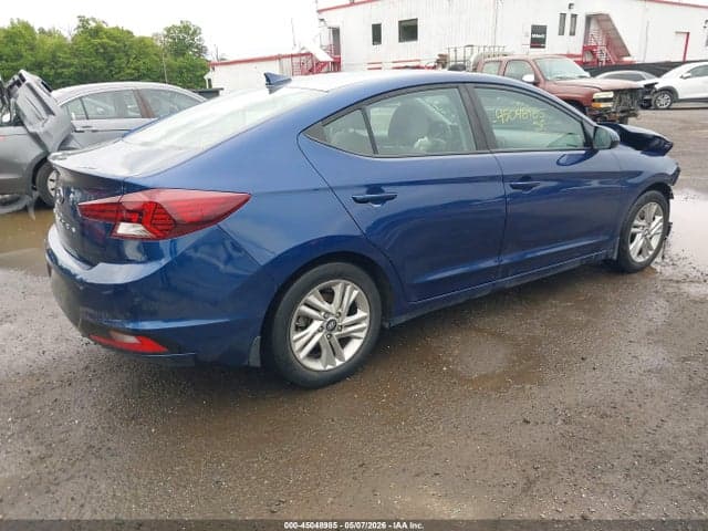 2020 HYUNDAI ELANTRA SEL 4