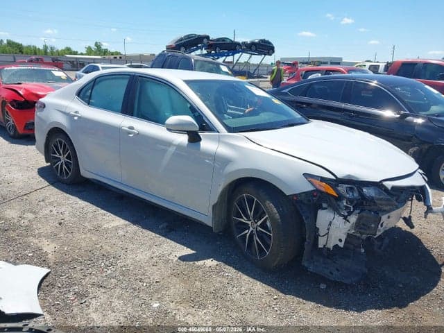 2024 TOYOTA CAMRY SE - 1