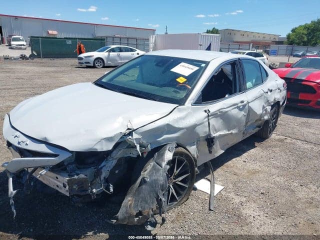 2024 TOYOTA CAMRY SE 2