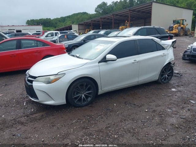 2017 TOYOTA CAMRY XSE 2