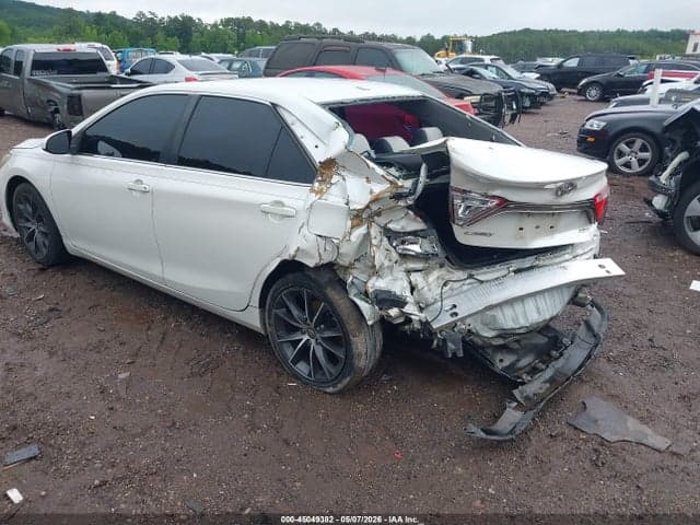 2017 TOYOTA CAMRY XSE 3
