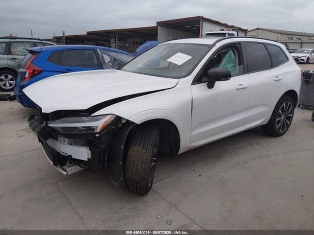2024 VOLVO XC60 B5 PLUS DARK THEME 2