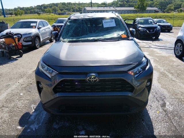 2020 TOYOTA RAV4 XLE 12