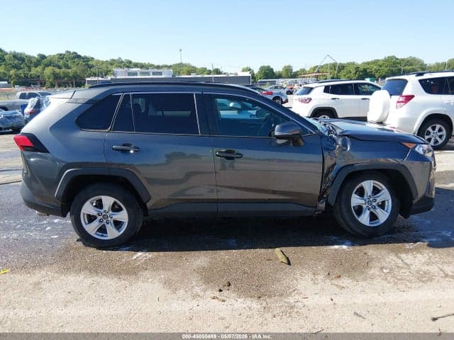 2020 TOYOTA RAV4 XLE 13
