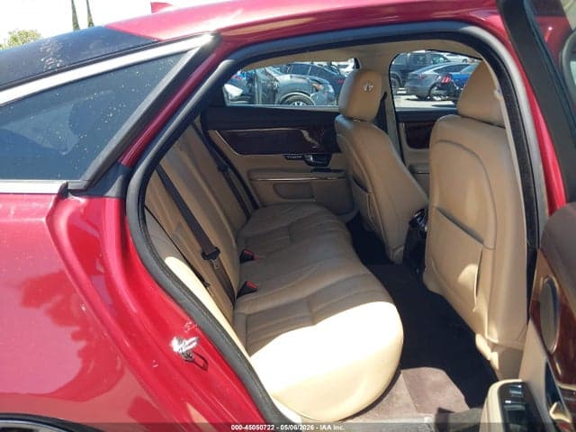 2013 JAGUAR XJ 8