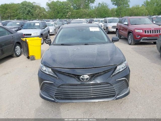 2022 TOYOTA CAMRY LE 12