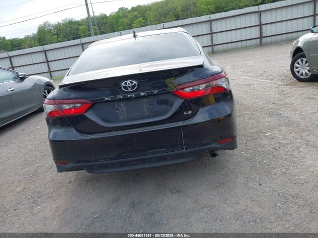 2022 TOYOTA CAMRY LE 16
