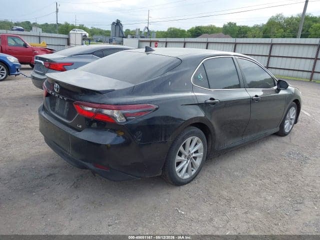 2022 TOYOTA CAMRY LE 4