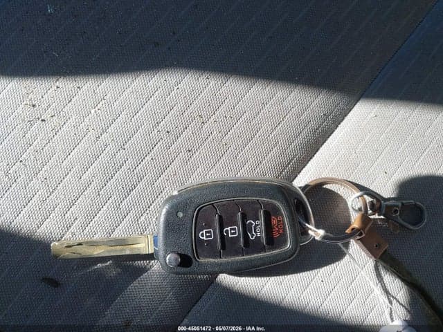 2020 HYUNDAI TUCSON SE 11