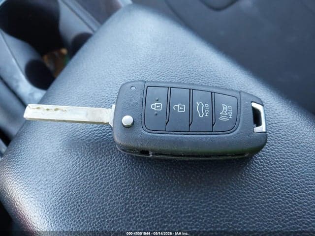 2024 HYUNDAI ELANTRA SE 11