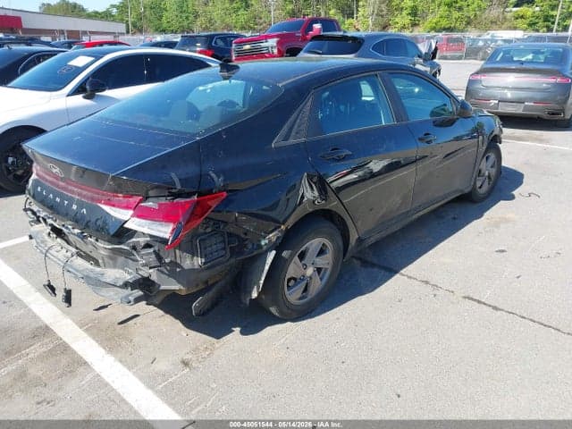 2024 HYUNDAI ELANTRA SE 4