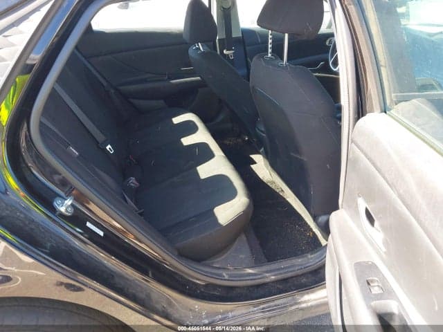 2024 HYUNDAI ELANTRA SE 8