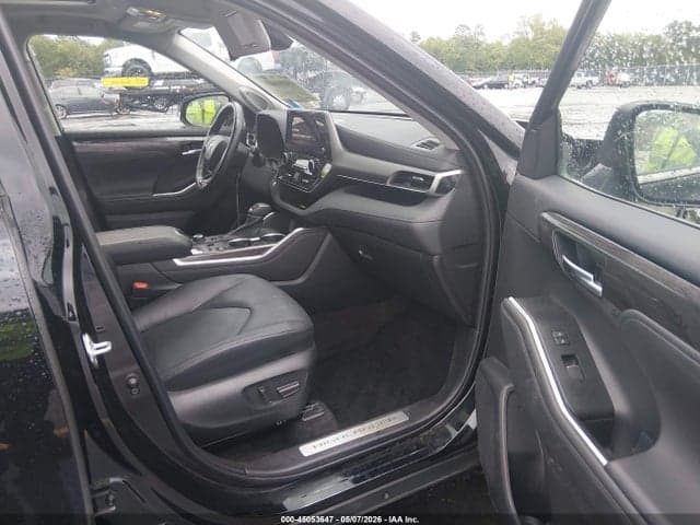 2023 TOYOTA HIGHLANDER LIMITED 5