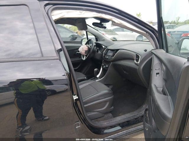 2022 CHEVROLET TRAX AWD LT 5