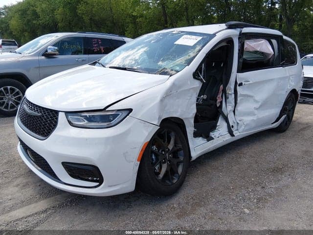 2024 CHRYSLER PACIFICA TOURING L 3