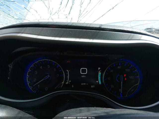 2024 CHRYSLER PACIFICA TOURING L 8