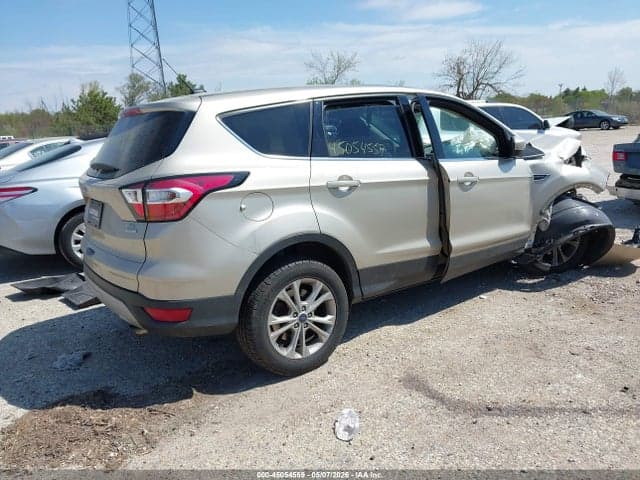 2017 FORD ESCAPE SE 4