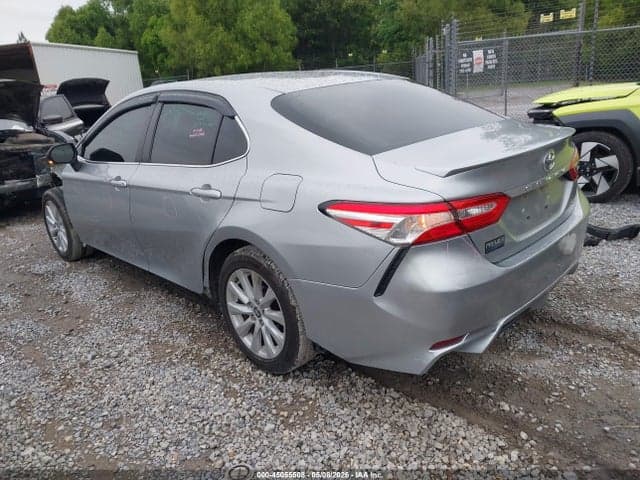 2020 TOYOTA CAMRY SE 3