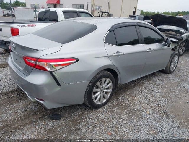 2020 TOYOTA CAMRY SE 4