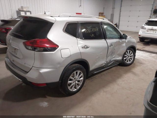 2017 NISSAN ROGUE SV 4