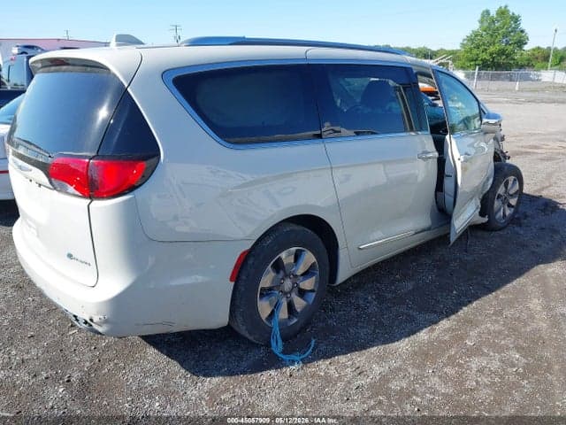 2019 CHRYSLER PACIFICA HYBRID LIMITED 4