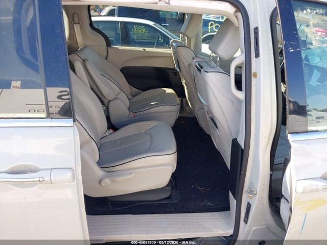 2019 CHRYSLER PACIFICA HYBRID LIMITED 8