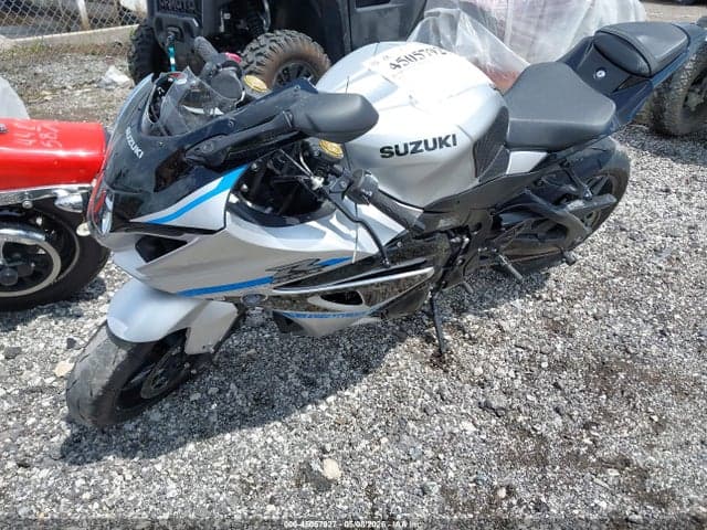2025 SUZUKI GSX-R1000 2