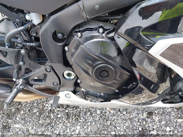 2025 SUZUKI GSX-R1000 8