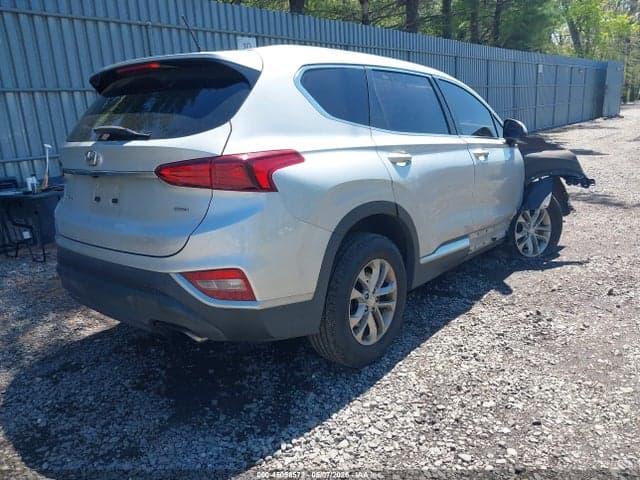 2019 HYUNDAI SANTA FE SE 4
