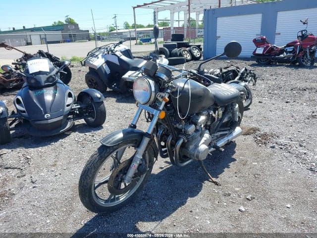 1982 SUZUKI GS750 T 2