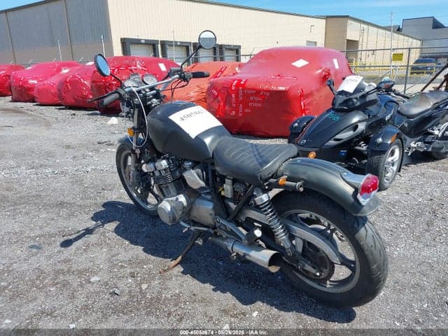 1982 SUZUKI GS750 T 3