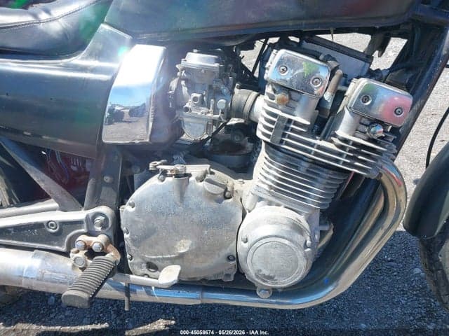 1982 SUZUKI GS750 T 8