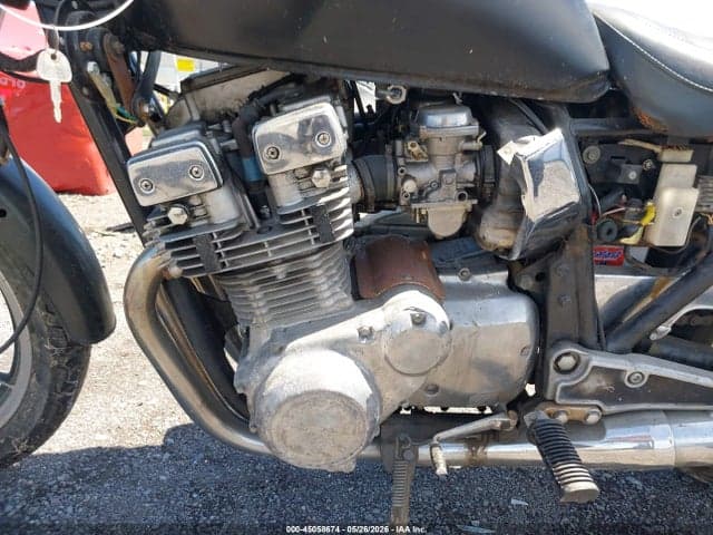 1982 SUZUKI GS750 T 9