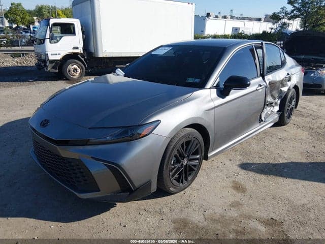 2025 TOYOTA CAMRY SE 2