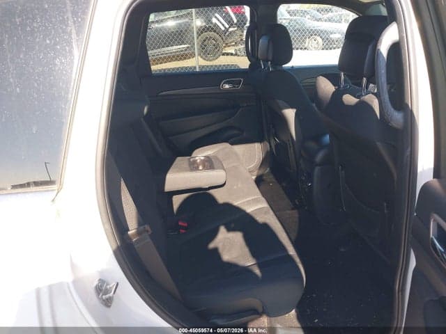 2017 JEEP GRAND CHEROKEE LAREDO 8