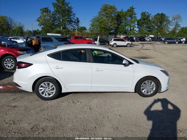 2019 HYUNDAI ELANTRA SE 13