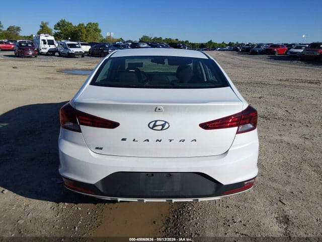 2019 HYUNDAI ELANTRA SE 16