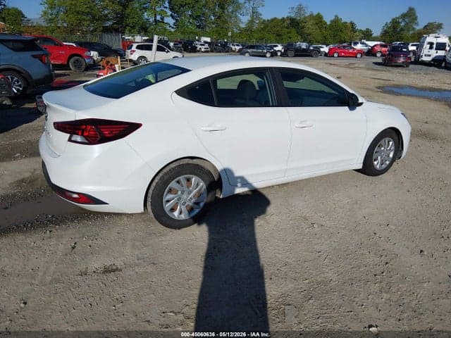 2019 HYUNDAI ELANTRA SE 4