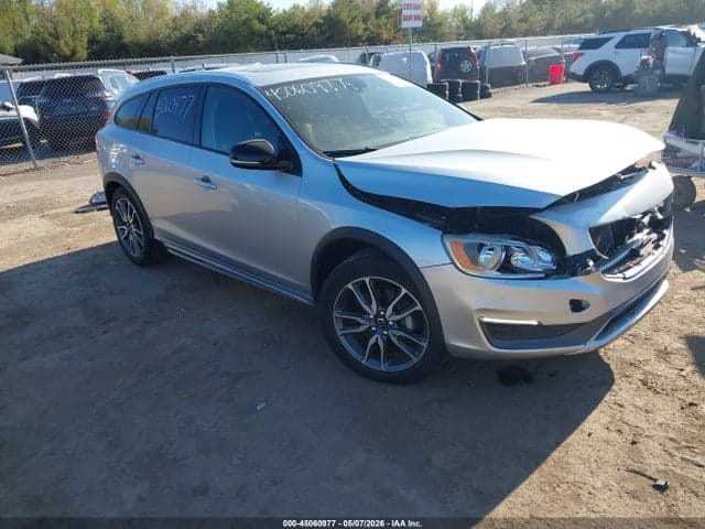 2016 VOLVO V60 CROSS