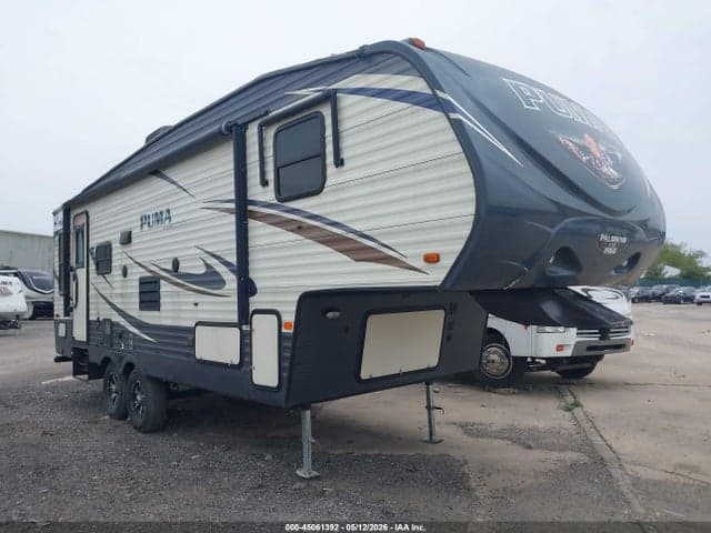2017 PALOMINO PUMA FIFTH WHEEL SER