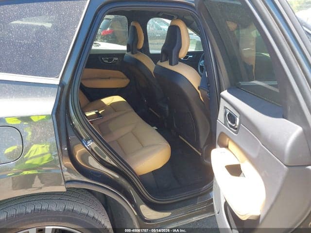 2019 VOLVO XC60 T5 MOMENTUM 8