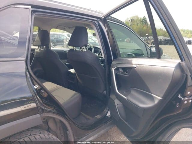 2021 TOYOTA RAV4 LE 8