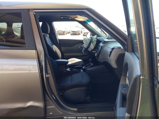 2019 KIA SOUL + 5