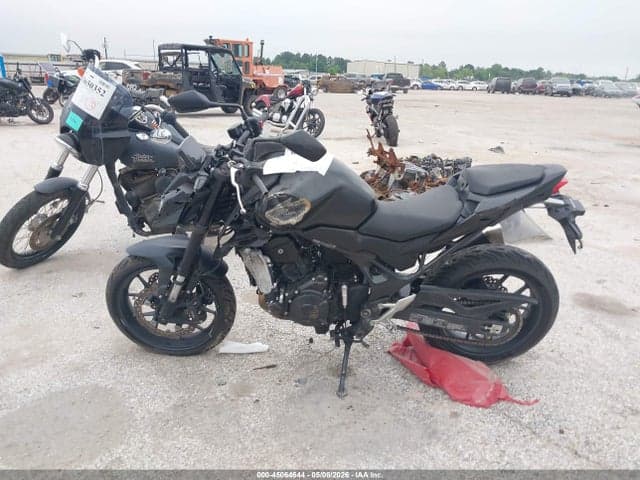 2025 HONDA CB750 A 13